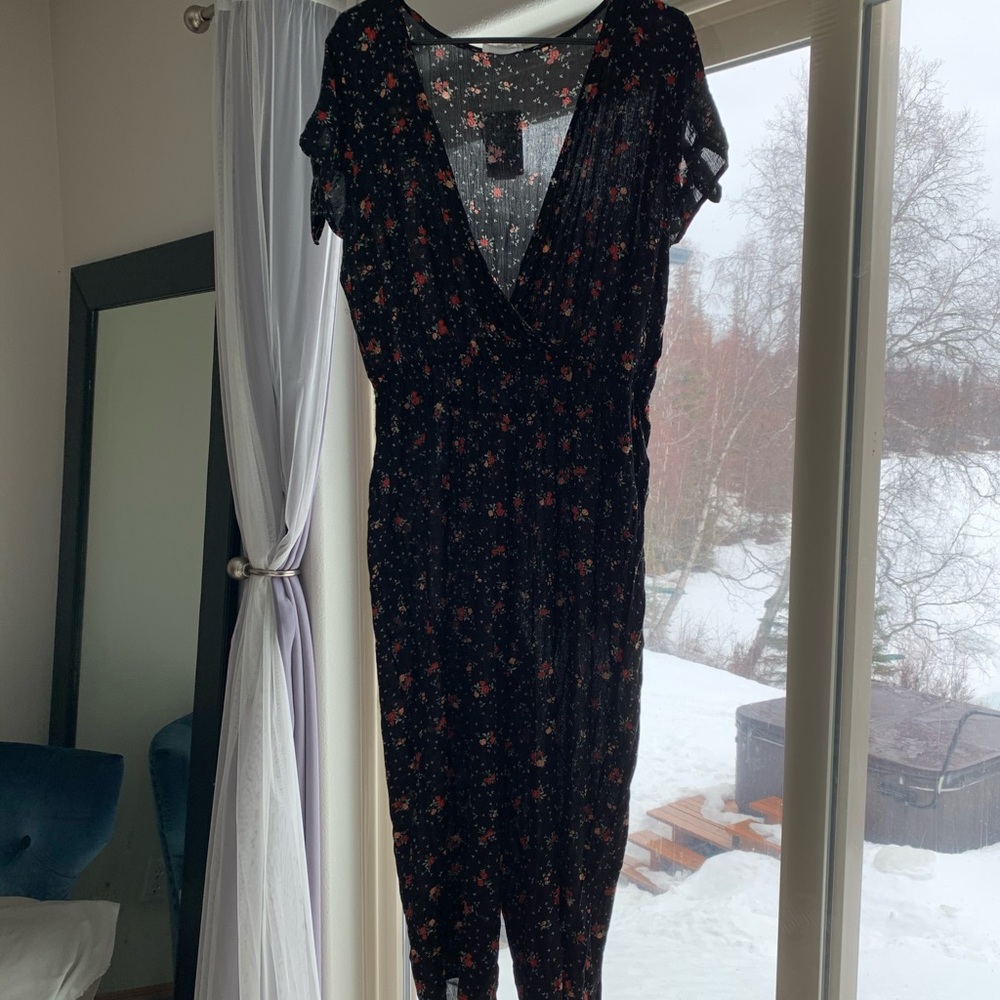 Black flower print romper